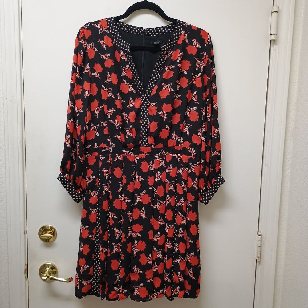 EUC Ann Taylor Floral Dot Pleated Flare Dress Size 10